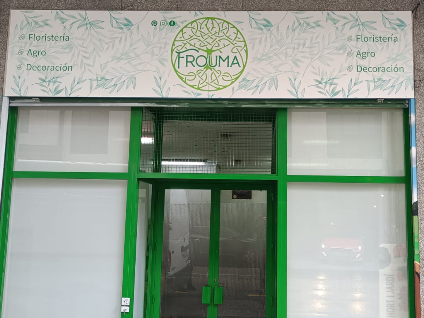 Rotulación exterior para floristería y negocio local Rotulación exterior de floristería en Ourense