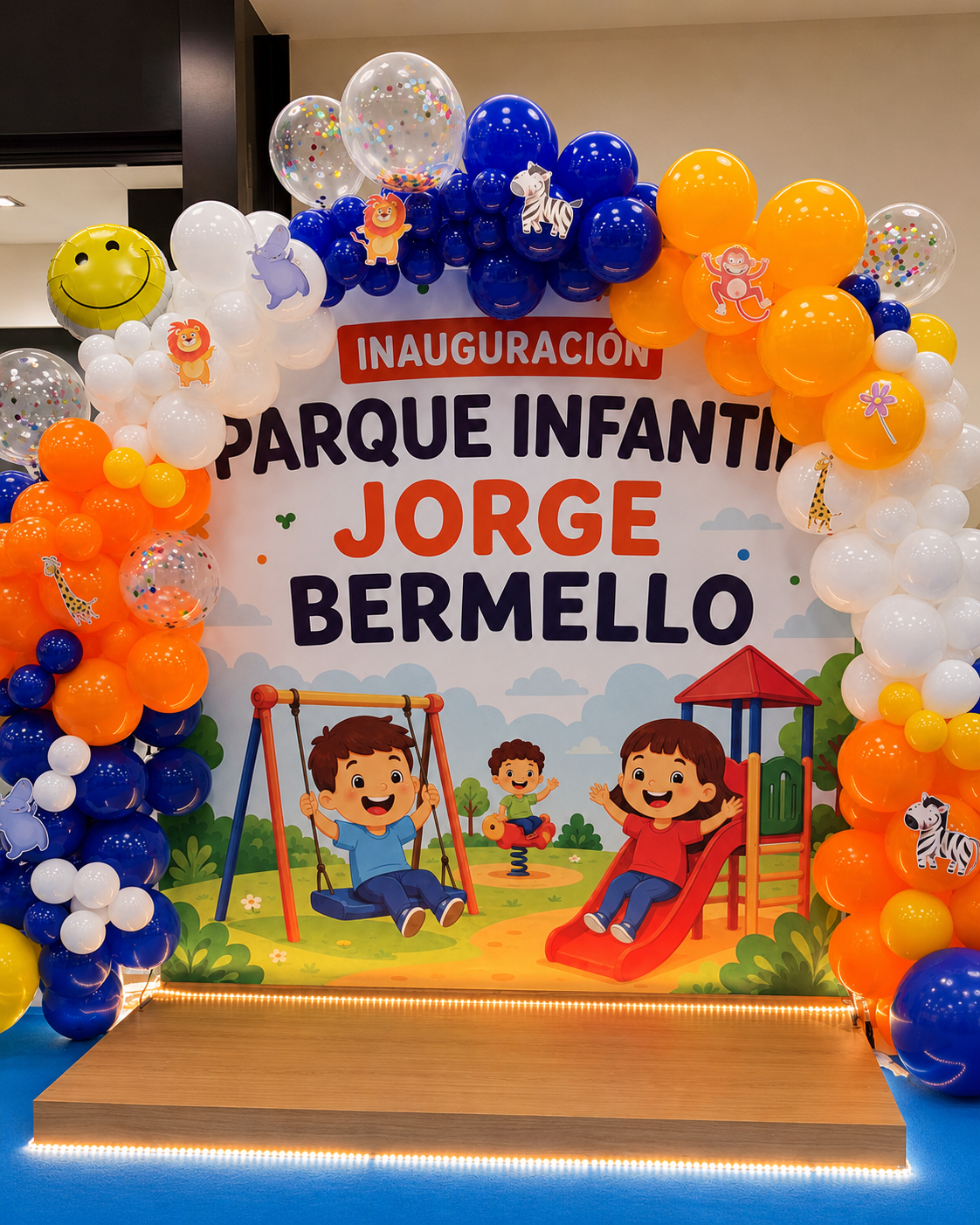 Lona personalizada Parque Infantil Jorge Bermello Lona personalizada para la inauguración del Parque Infantil Jorge Bermello en Ourense, con diseño infantil y decoración de evento. 200x210cm