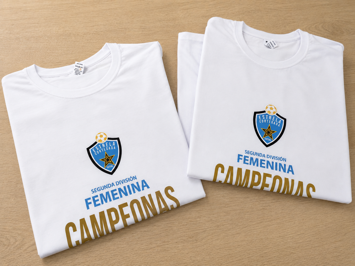 Camisetas personalizadas Estrela Cortegada ascenso Primera División femenina Camisetas personalizadas para Estrela Cortegada celebrando el ascenso a Primera División femenina de fútbol sala.